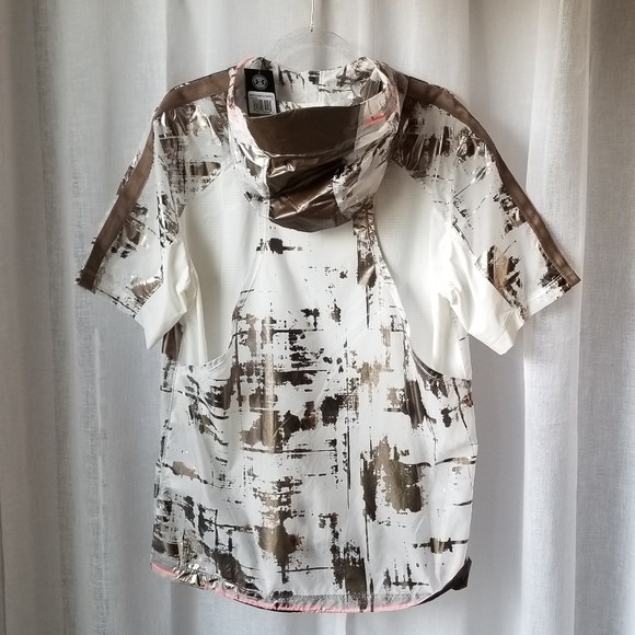 Men's UA Perpetual Short Sleve Windbreaker NWT - Picture 6 of 13